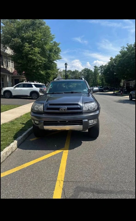 2004 Toyota 4Runner 4th Gen - Image 2 of 10
