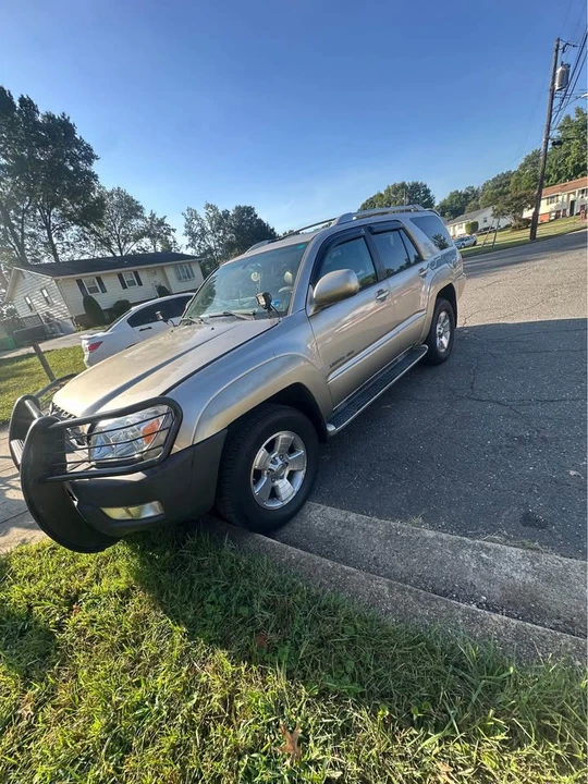 2004 Toyota 4Runner 4th Gen - Image 2 of 10