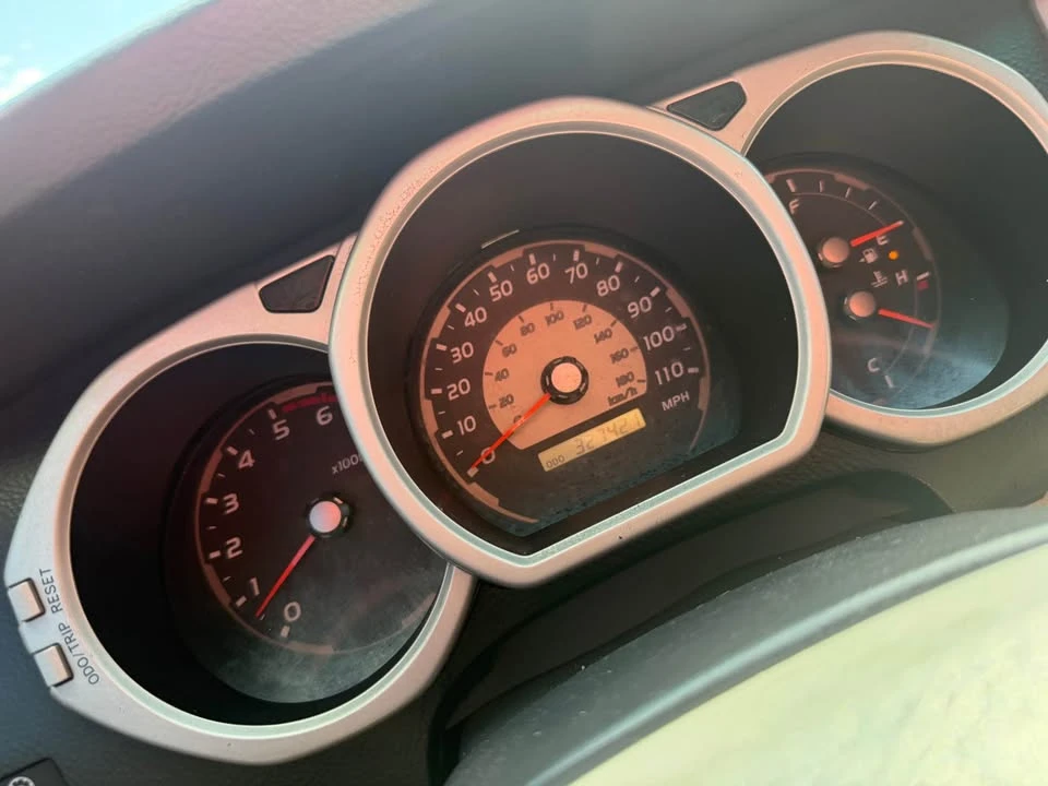 2004 Toyota 4Runner 4th Gen - Image 8 of 12