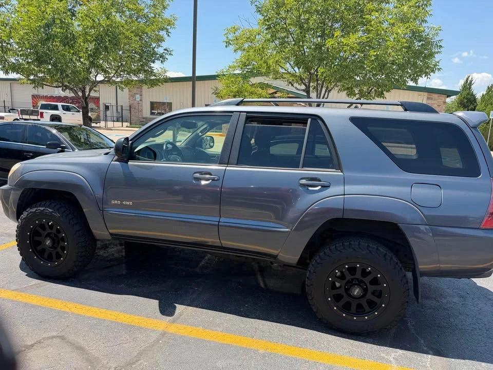 2004 Toyota 4Runner 4th Gen - Image 2 of 3