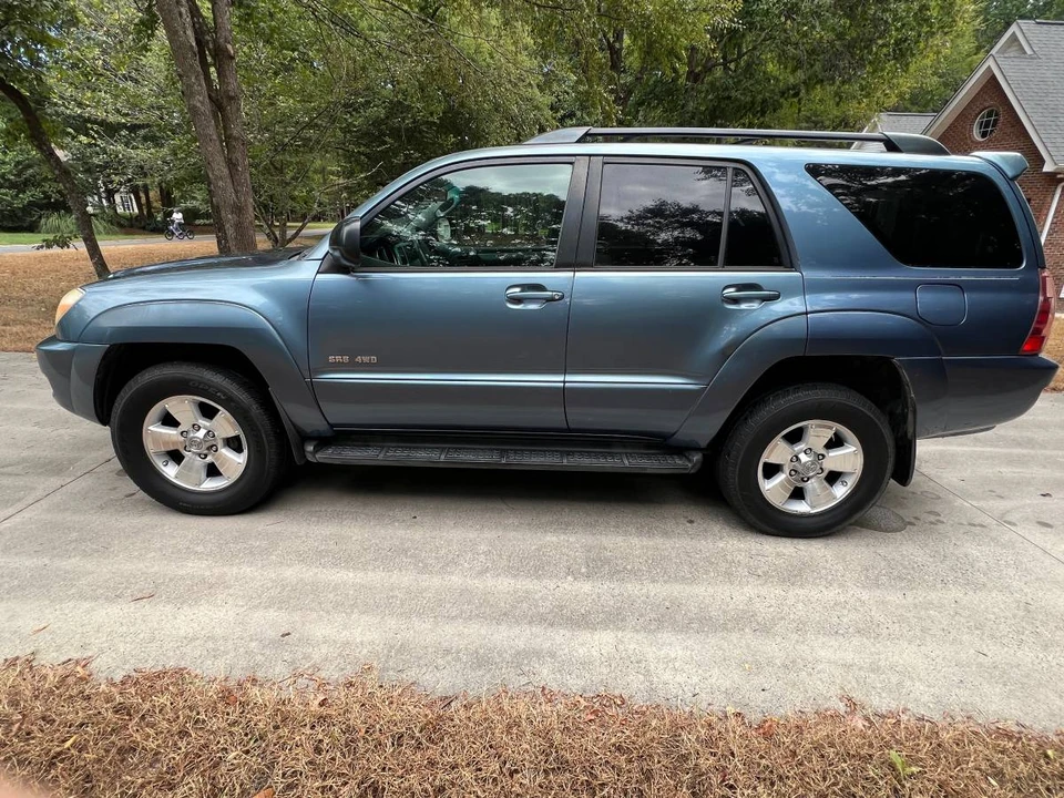 2004 Toyota 4Runner 4th Gen - Image 2 of 12