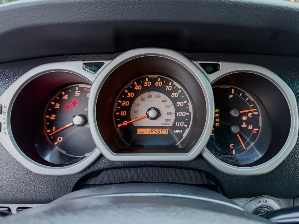 2004 Toyota 4Runner 4th Gen - Image 9 of 12