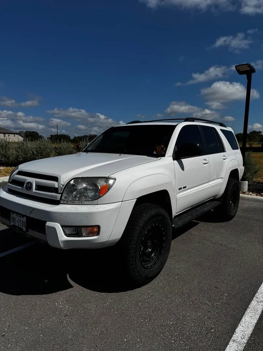 2004 Toyota 4Runner 4th Gen - Image 2 of 10