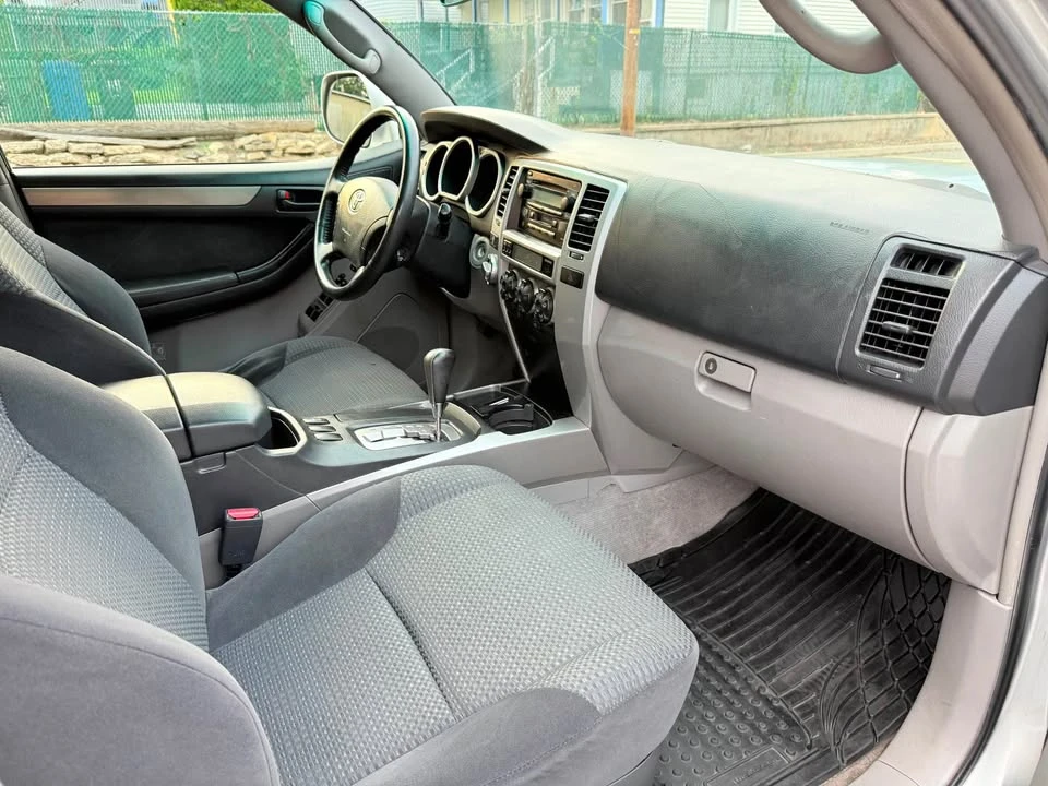 2004 Toyota 4Runner 4th Gen - Image 10 of 12