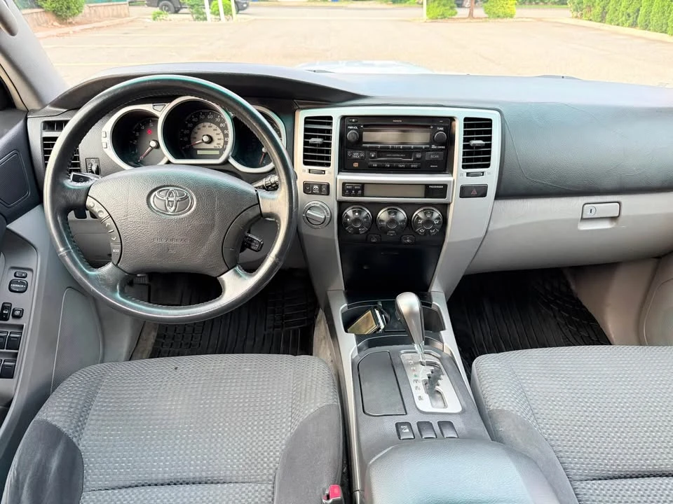 2004 Toyota 4Runner 4th Gen - Image 9 of 12