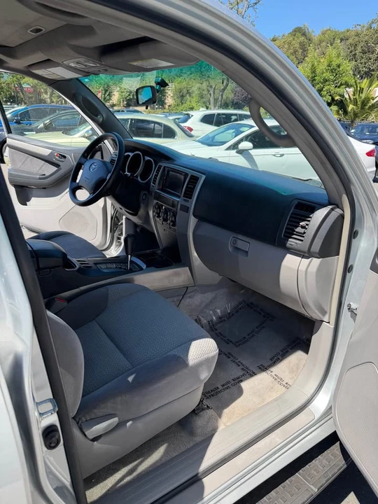 2004 Toyota 4Runner 4th Gen - Image 9 of 14