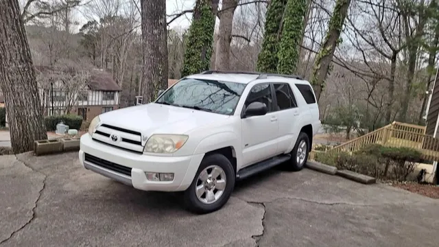 2004 Toyota 4Runner SR5 Sport Utility 2D