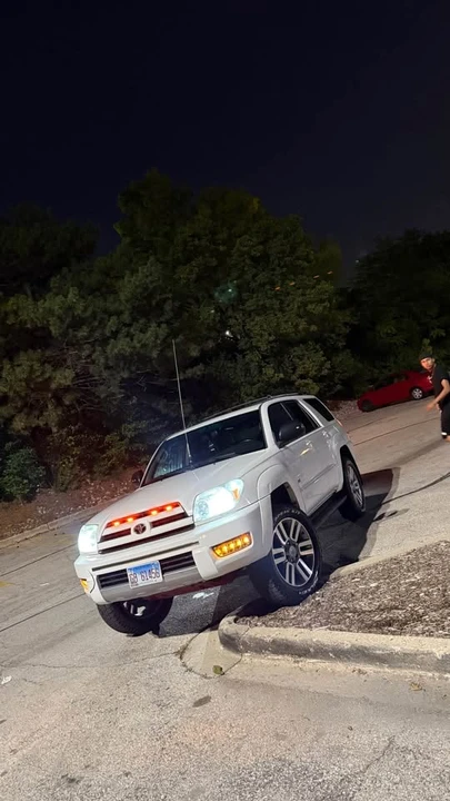 2004 Toyota 4Runner 4th Gen - Image 2 of 6