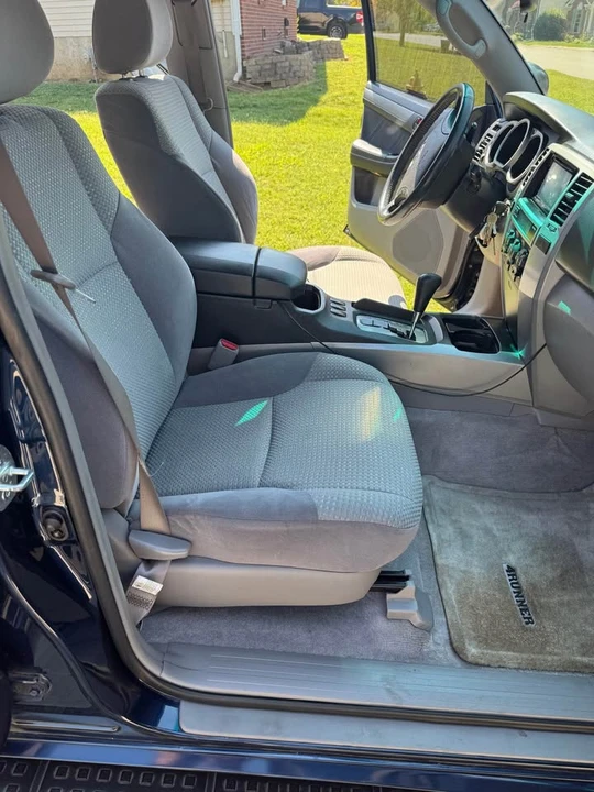 2004 Toyota 4Runner 4th Gen - Image 8 of 12