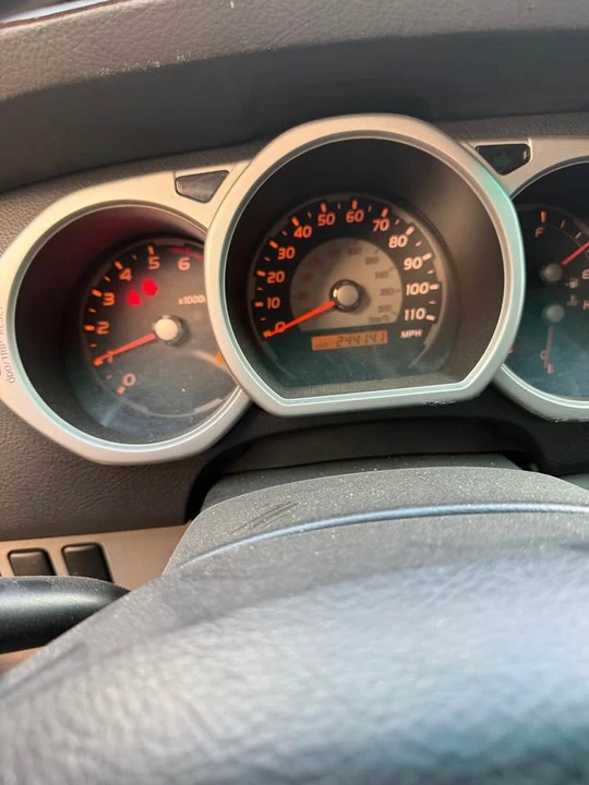 2004 Toyota 4Runner 4th Gen - Image 8 of 10