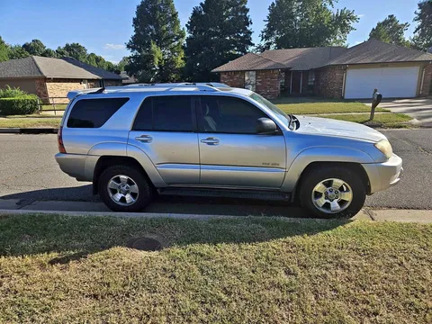 2004 Toyota 4Runner SR5 Sport Utility 4D