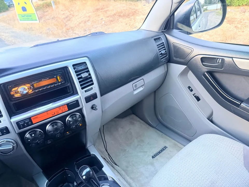 2004 Toyota 4Runner 4th Gen - Image 12 of 14