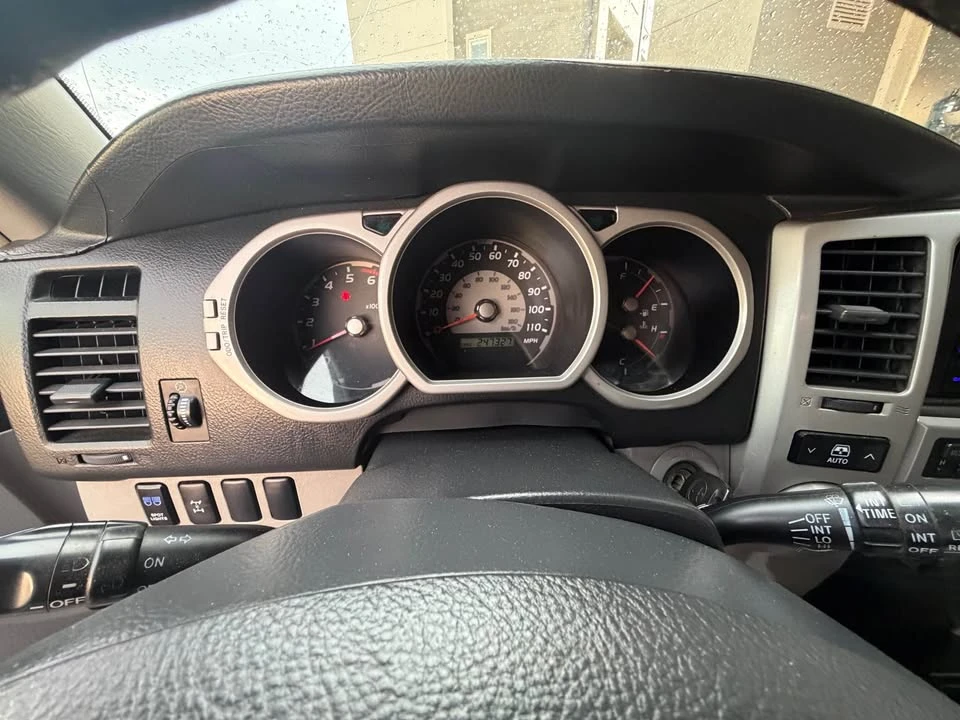 2004 Toyota 4Runner 4th Gen - Image 9 of 15
