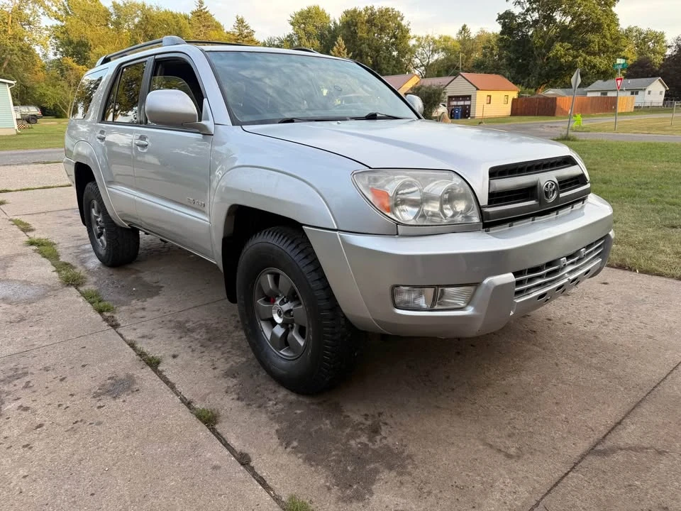2004 Toyota 4Runner 4th Gen - Image 2 of 9