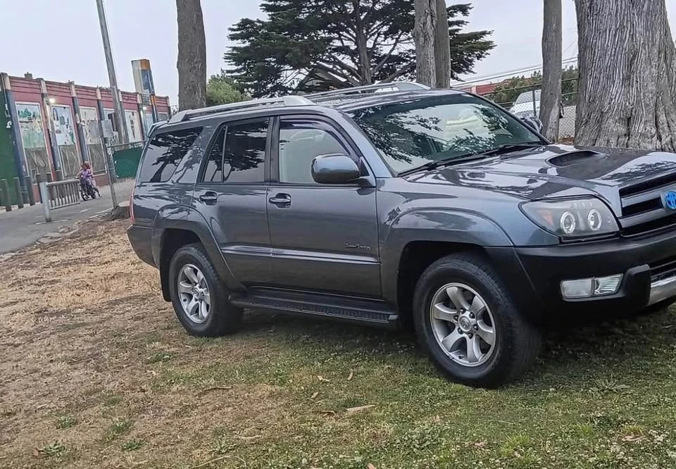 2004 Toyota 4Runner 4th Gen - Image 2 of 8