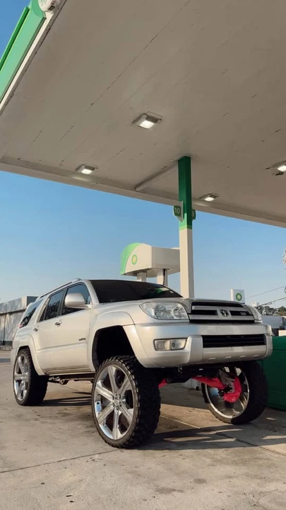 2004 Toyota 4Runner 4th Gen - Image 2 of 5
