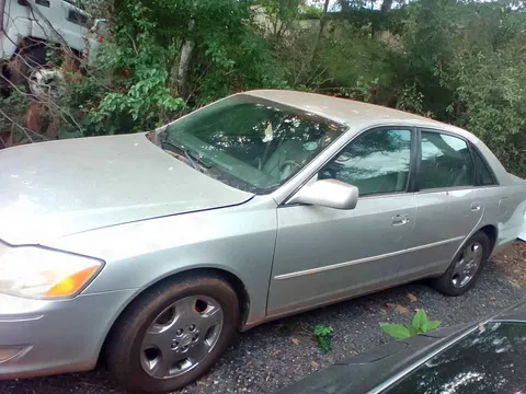 2004 Toyota Avalon TRD Sedan 4D