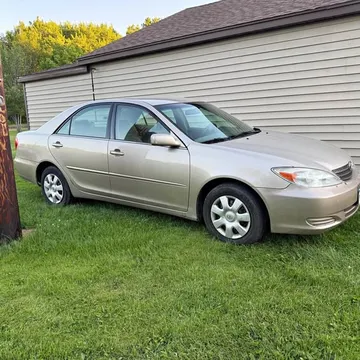2004 Toyota Camry LE Sedan 4D