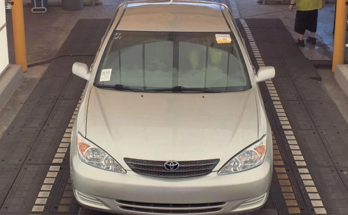 2004 Toyota Camry 5th Gen - Image 2 of 15