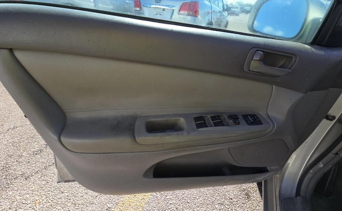 2004 Toyota Camry 5th Gen - Image 9 of 15