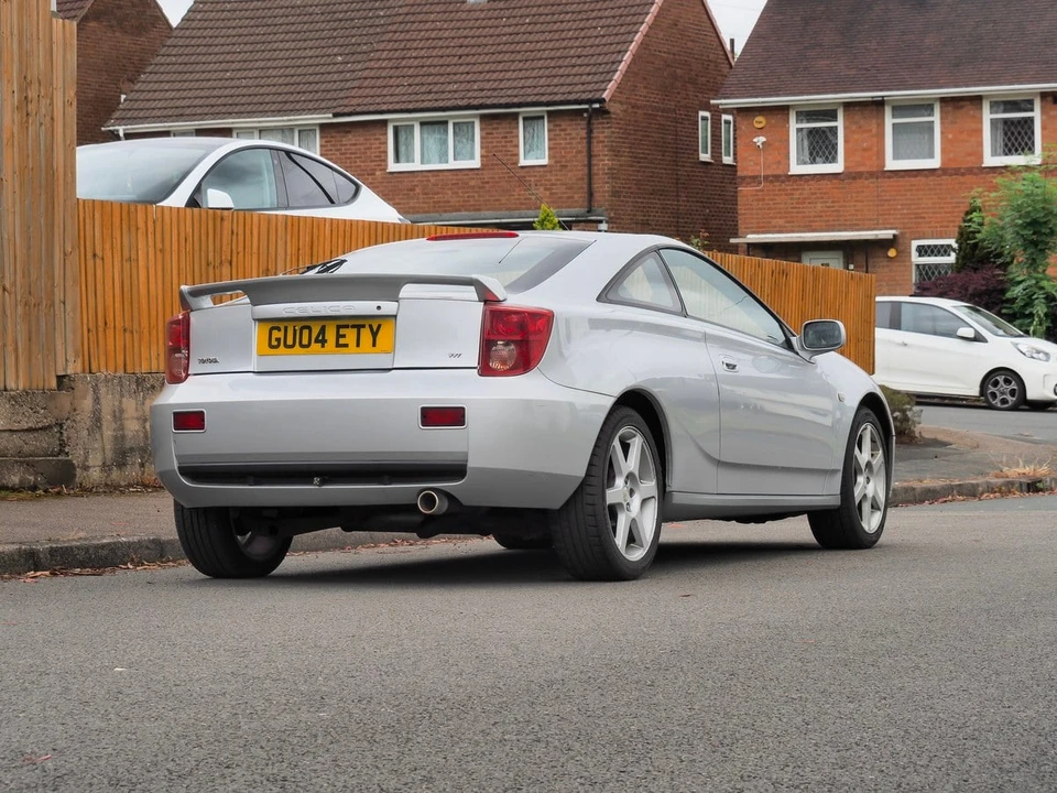 2004 Toyota Celica - Image 25 of 30
