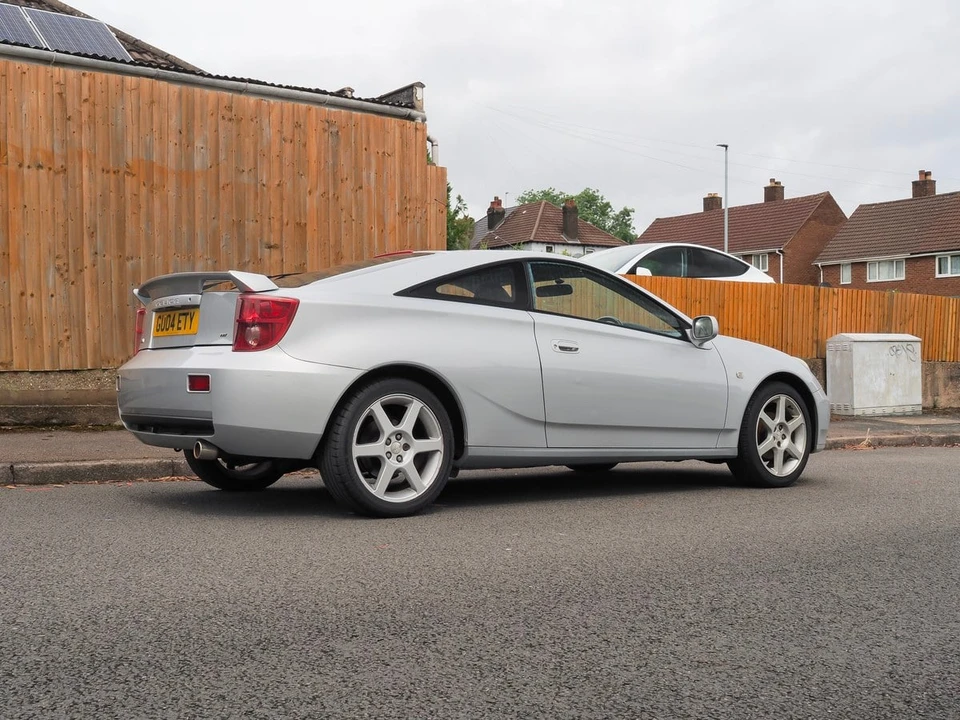 2004 Toyota Celica - Image 15 of 30