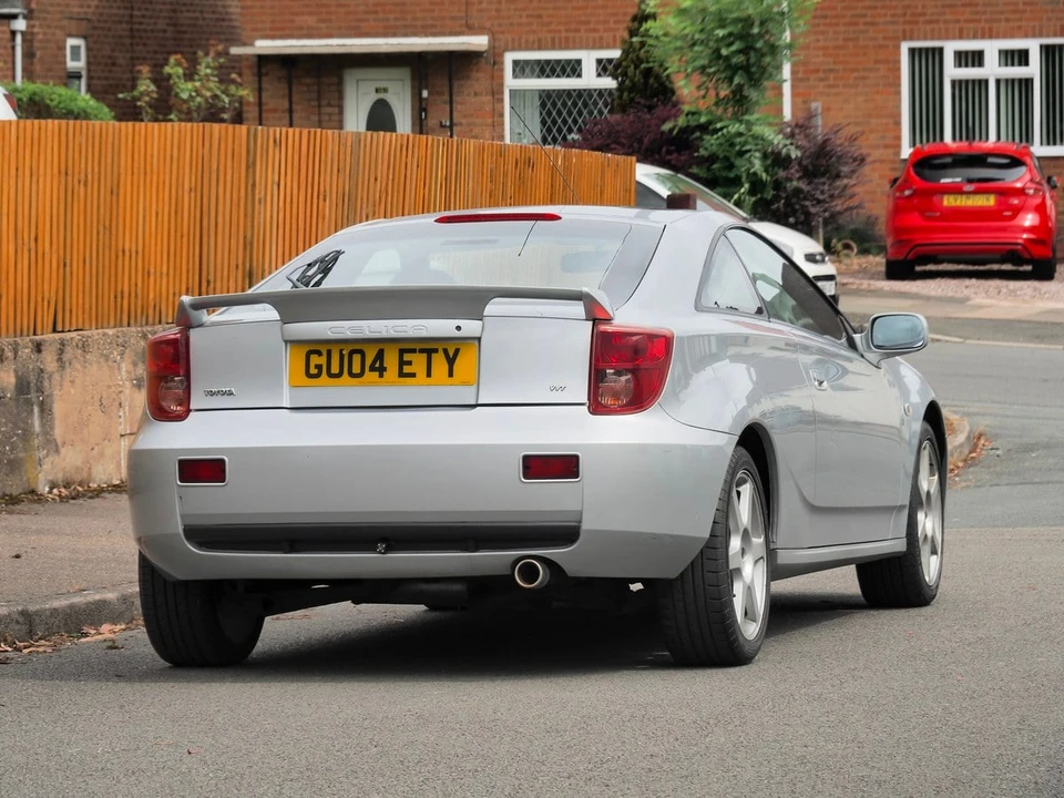 2004 Toyota Celica - Image 9 of 30