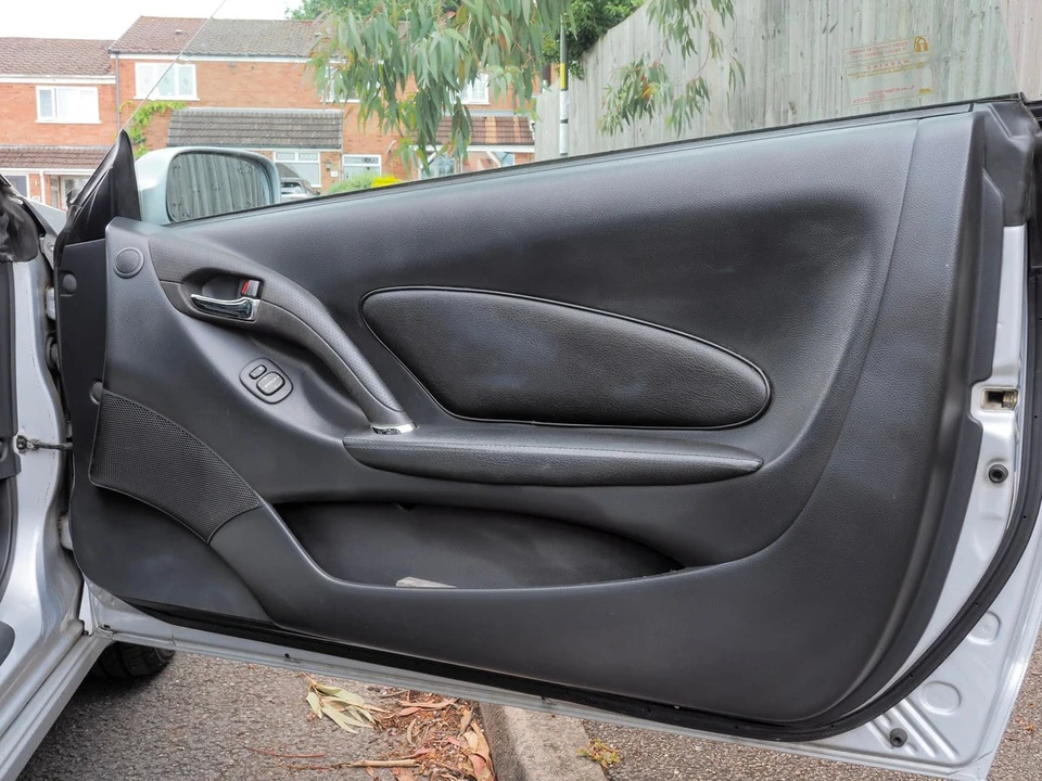 2004 Toyota Celica - Image 20 of 30
