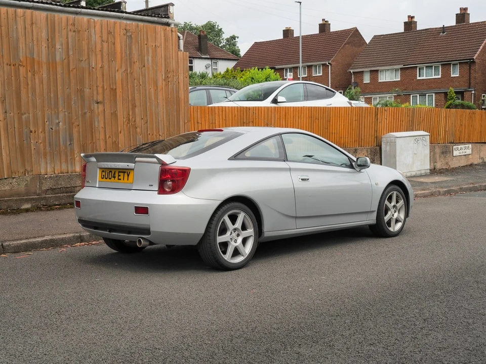 2004 Toyota Celica - Image 7 of 30