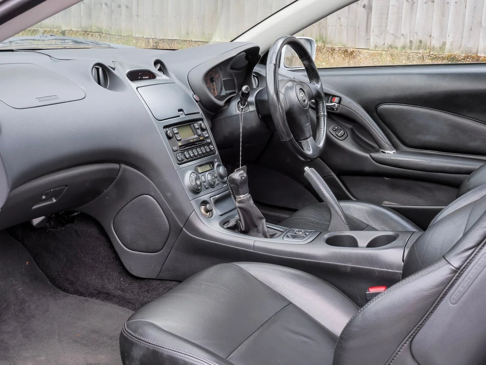 2004 Toyota Celica - Image 8 of 30