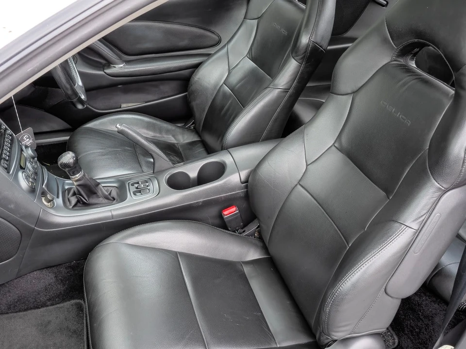 2004 Toyota Celica - Image 10 of 30
