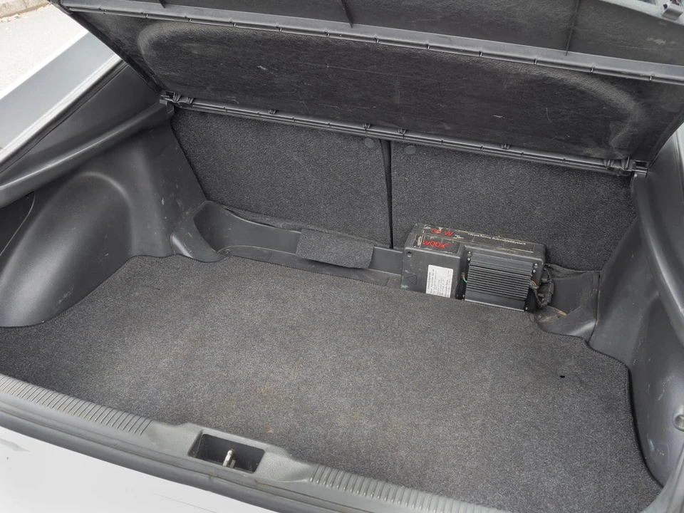 2004 Toyota Celica - Image 18 of 30