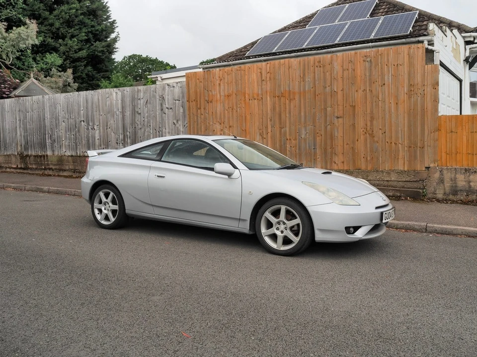 2004 Toyota Celica - Image 11 of 30