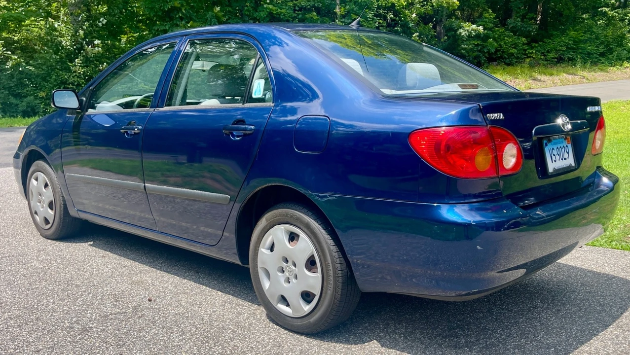 2004 Toyota Corolla 9th Gen - Image 13 of 16