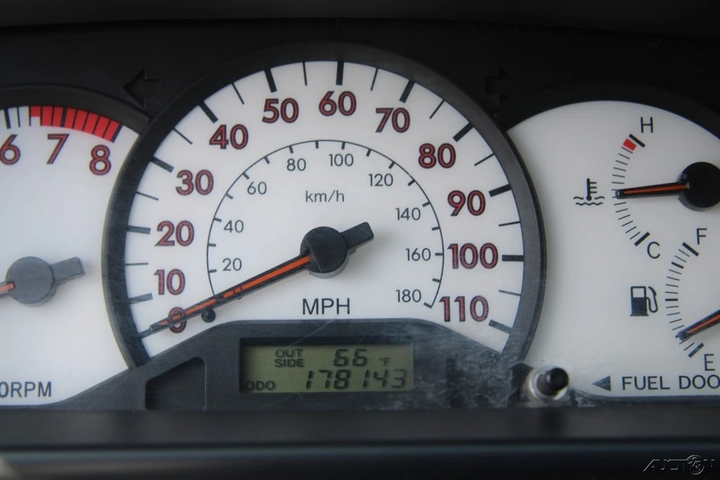 2004 Toyota Corolla 9th Gen - Image 15 of 21