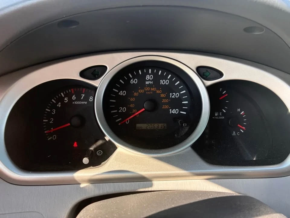 2004 Toyota Highlander - Image 6 of 6