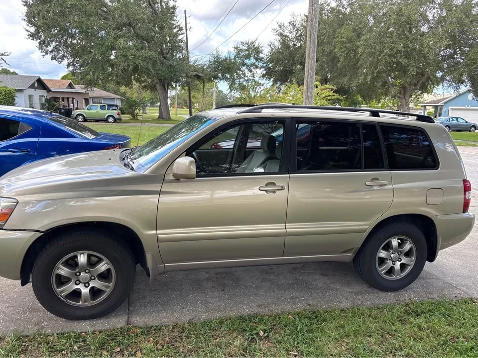 2004 Toyota Highlander - Image 2 of 6
