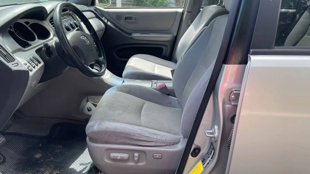 2004 Toyota Highlander - Image 8 of 13