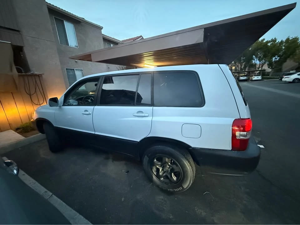 2004 Toyota Highlander - Image 3 of 11