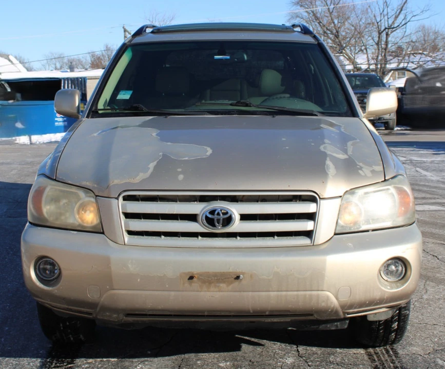2004 Toyota Highlander - Image 2 of 21