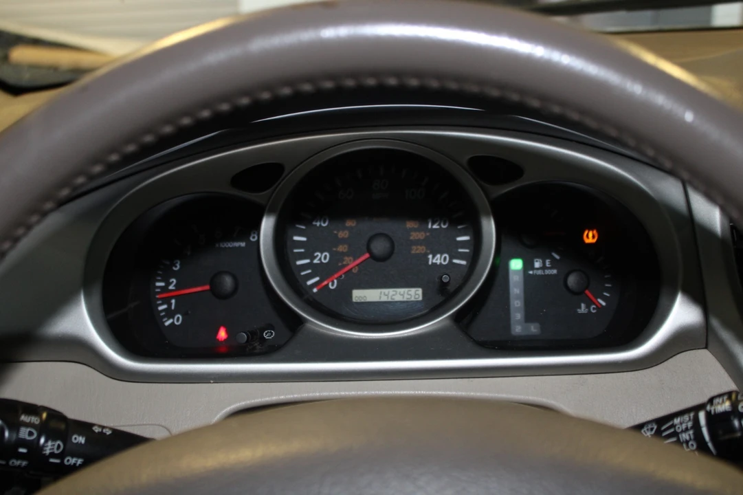 2004 Toyota Highlander - Image 14 of 21
