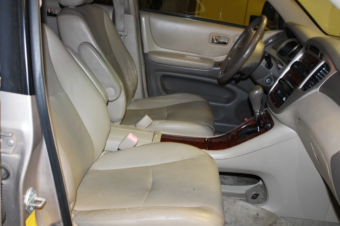 2004 Toyota Highlander - Image 5 of 21