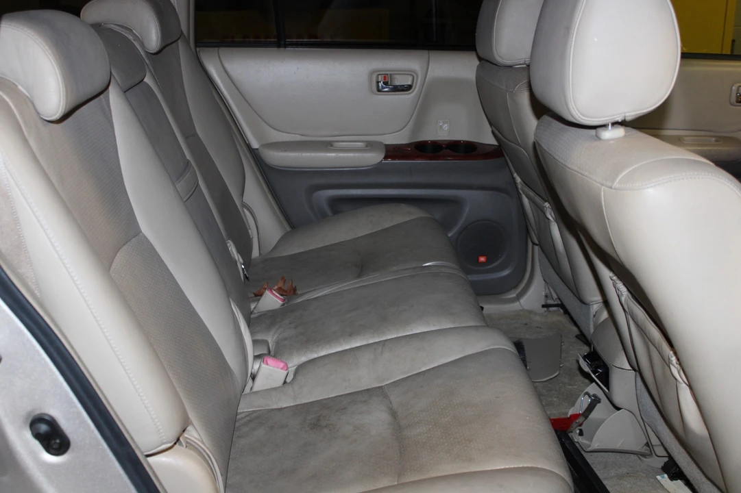 2004 Toyota Highlander - Image 7 of 21