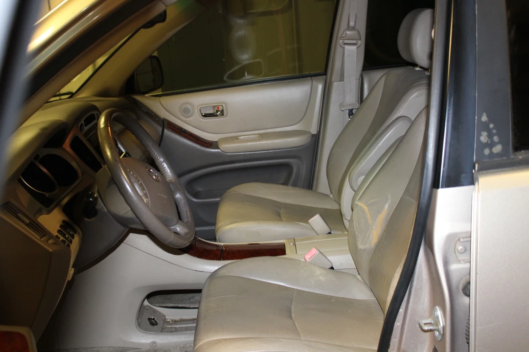 2004 Toyota Highlander - Image 6 of 21