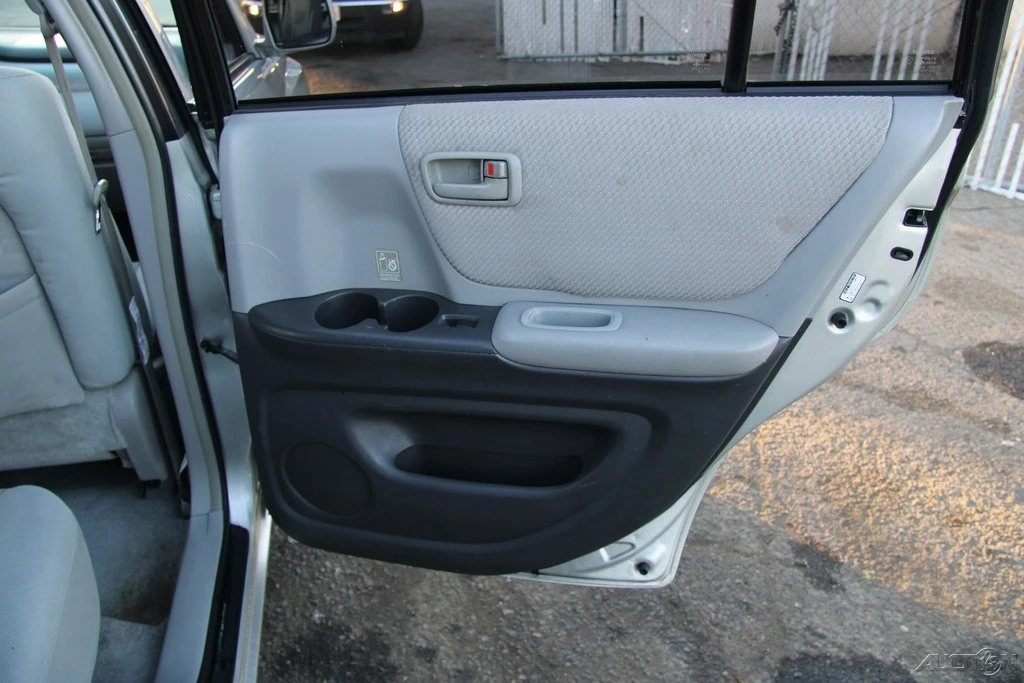 2004 Toyota Highlander - Image 21 of 21