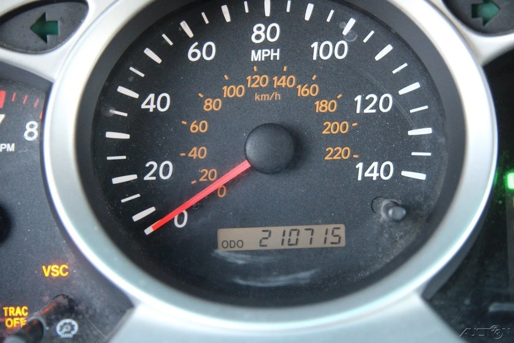 2004 Toyota Highlander - Image 14 of 21