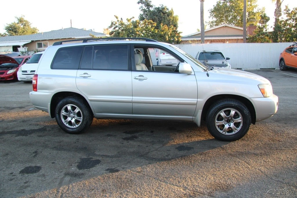 2004 Toyota Highlander - Image 7 of 21