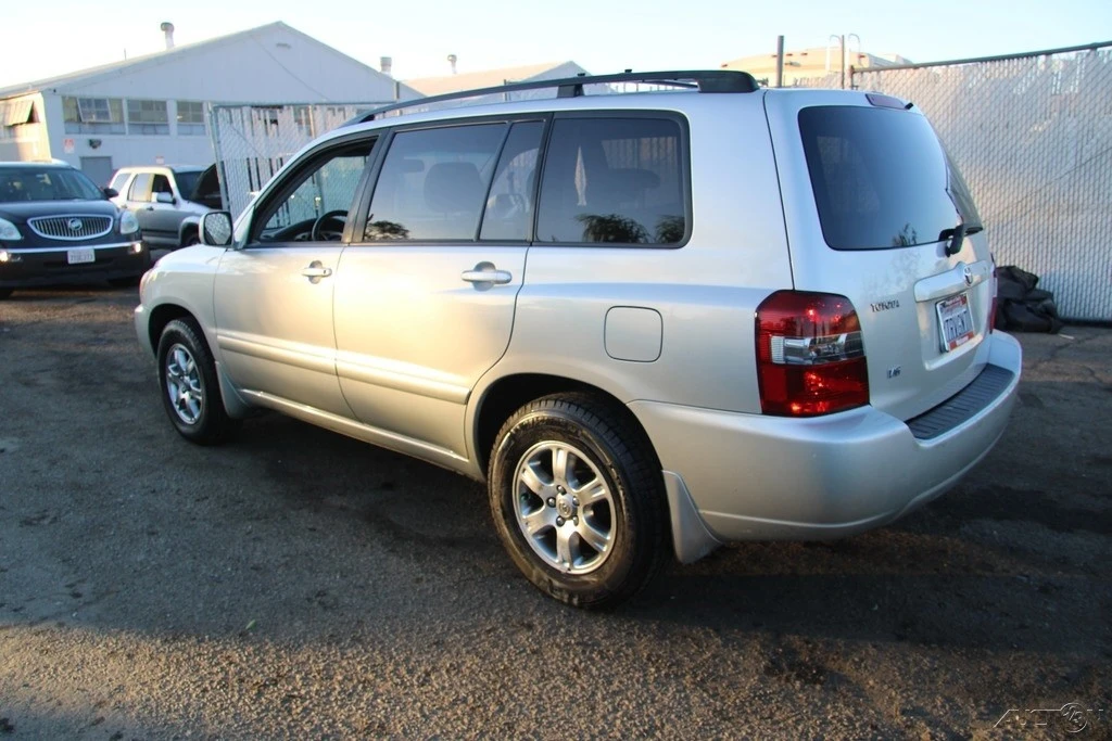 2004 Toyota Highlander - Image 4 of 21