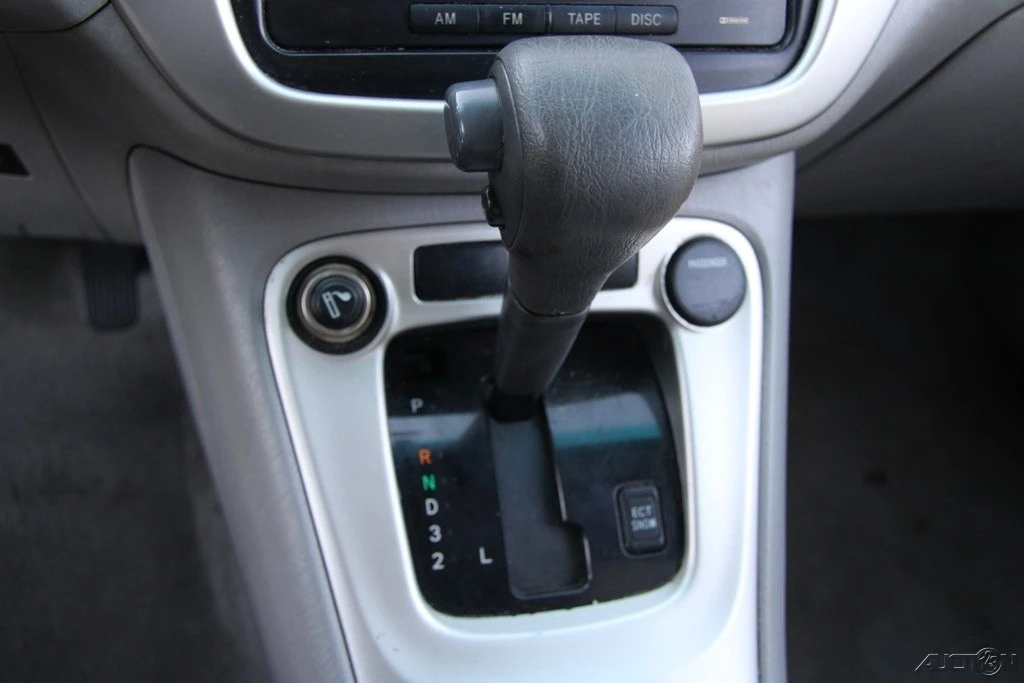 2004 Toyota Highlander - Image 17 of 21
