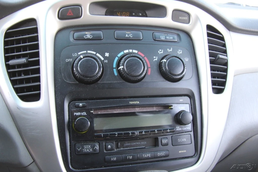 2004 Toyota Highlander - Image 16 of 21